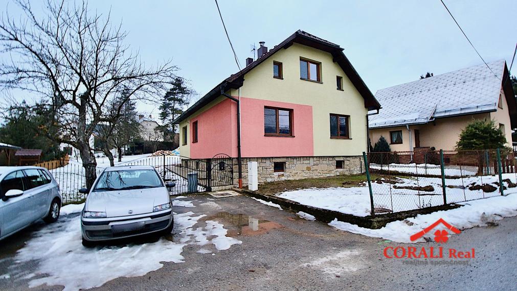 8 izbový rodinný dom, tri apartmány, Zuberec