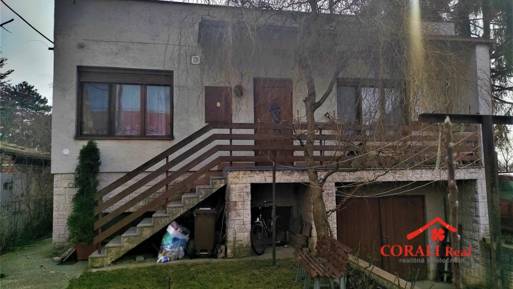 Starší 4i RD, podpivničený, pozemok 682 m2, Ivanka pri Dunaji