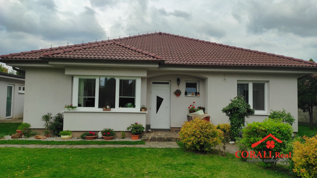 Predaj 5i bungalov s príslušenstvom, pozemok 831 m2, Ivanka pri Dunaji