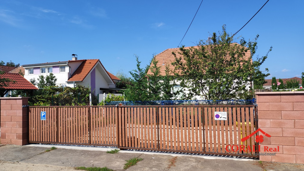 Predaj 4i RD, pozemok 668 m2, Blatné