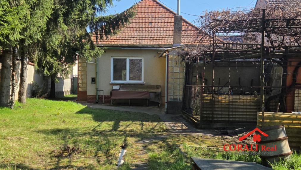 PREDAJ  3i RD, pozemok 702 m2, Ivanka pri Dunaji