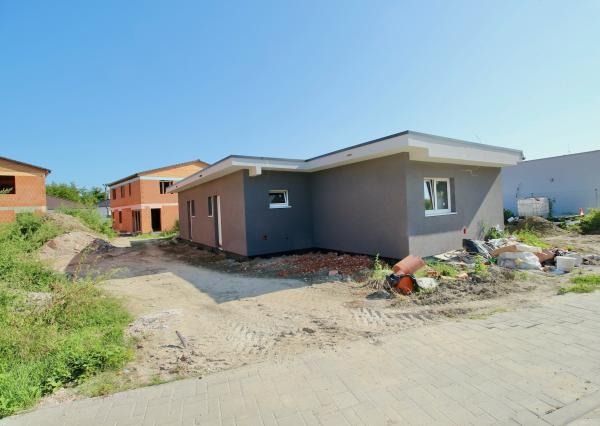Predaj 3 izbového domu, časť dvojdomu, so záhradou v Bernolákove