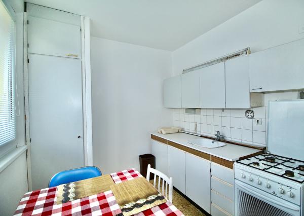 Predaj 2 izbového bytu 54 m2, Homolova, Bratislava