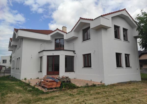 Predaj 5 izbový byt v RD, 196 m2 + pivnica 106 m2, záhrada, Podpriehradná ul., Bratislava-Vrakuňa
